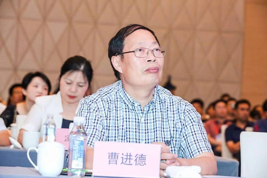 香港六台合资料免费大全